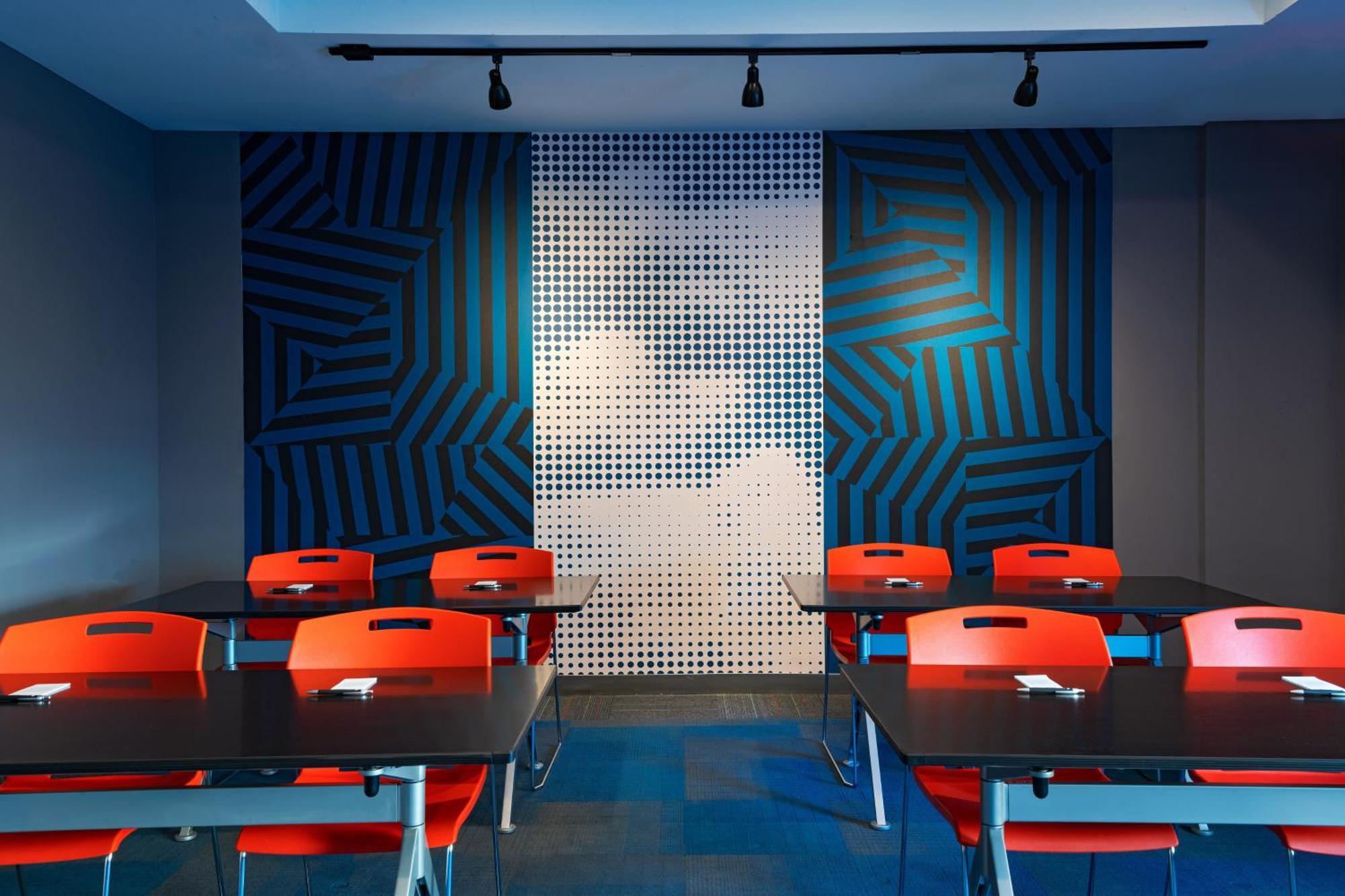 Отель Aloft Waco Downtown Экстерьер фото