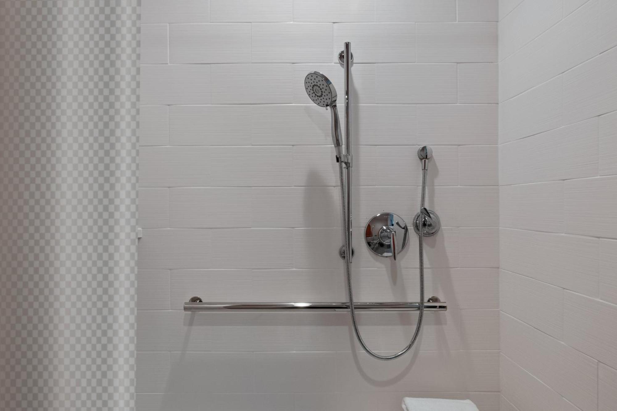 Отель Aloft Waco Downtown Экстерьер фото