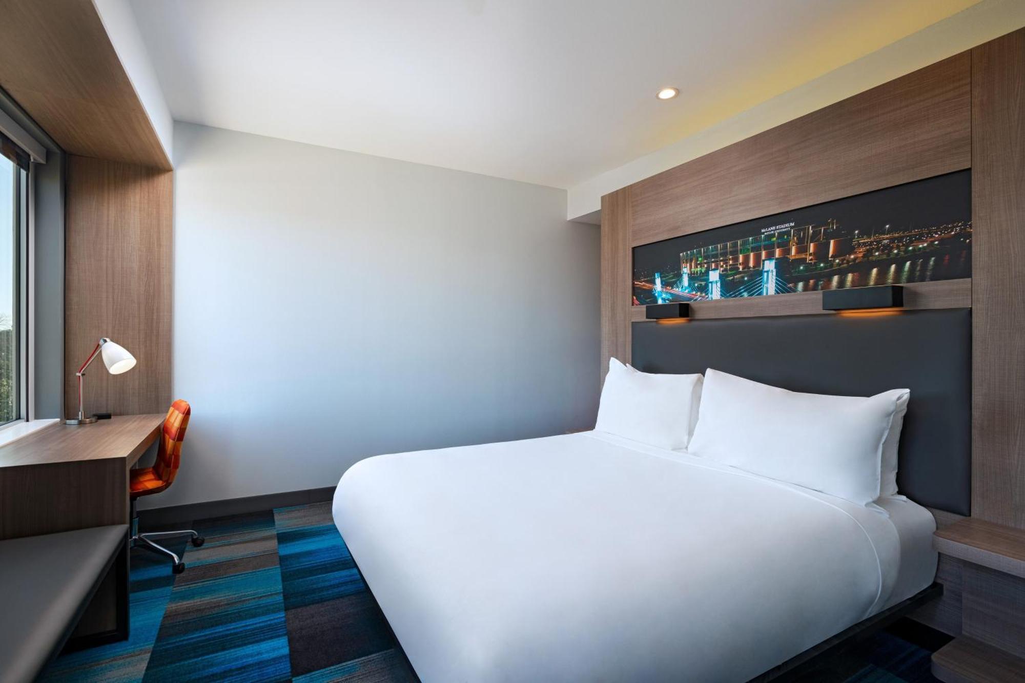 Отель Aloft Waco Downtown Экстерьер фото