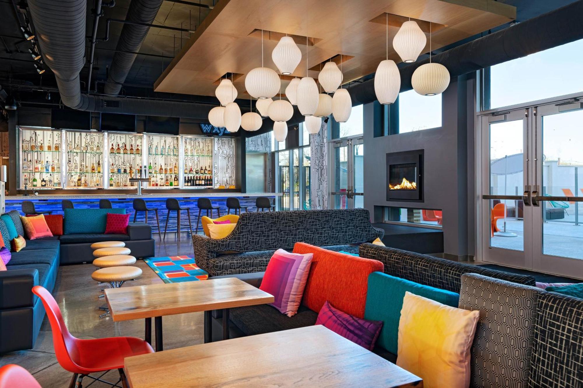Отель Aloft Waco Downtown Экстерьер фото